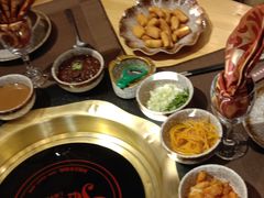 -顶顶汤火牛排火锅·经典铜锅涮肉