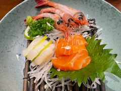 -8PINTS八品脱·日料·烧鸟·精酿小酒馆(莘庄店)