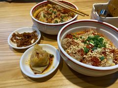 -八二小区抄手(龙湖上城天街店)