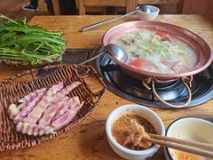 -阿婆情腊排骨火锅(忠义店)