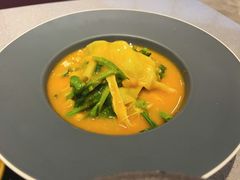 豌豆黄浸豌豆尖-半山腰·云南菜(侨福芳草地店)