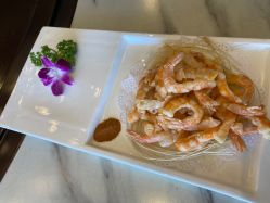 -鑫淼餐饮娱乐中心(江东街店)