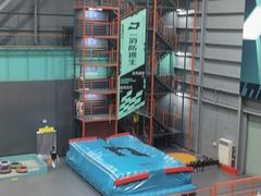 -极限PLAY运动娱乐新世界·团建派对潮玩休闲馆·室内蹦极高空游乐园