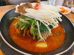 -喇喇排骨火锅·传统韩式脊骨汤(望京西园总店)