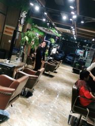 点击看大图 -震轩美容美发