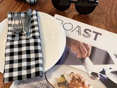 -ROAST coffee & eatery