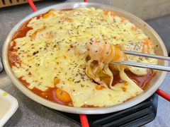 芝士炒年糕-豚妈妈汤饭·部队锅(南京东路店)