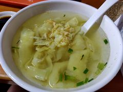 太湖三鲜小馄饨-忆秦园小笼包(惠山古镇总店)