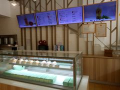 -顶东面包花园·生日蛋糕(世博店)