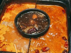-老牌坊云南鱼豆花火锅(哈西万达店)