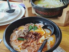 -桥香园过桥米线(国贸店)