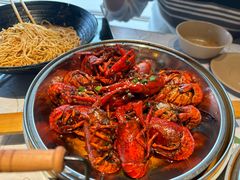 -巴厘龙虾·榜首油焖大虾(音乐学院·沿江酒馆店)