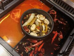 -老牌坊云南鱼豆花火锅(爱建店)