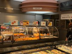面包甜点陈列柜-巴黎优朵烘焙馆(菱角湖壹号店)