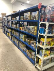 -逝水玩具折扣店