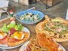 -Common Table · Brunch & Coffee