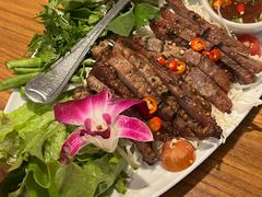 -Chom Cafe and Restaurant