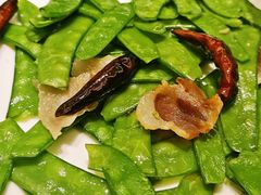腊肉尖椒荷兰豆-粗茶淡饭·汉口公馆(循礼门店)