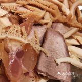 谢大牛馆的老店在德胜那边，简直就是一家神店，永远排着队