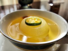 冰糖杏脯炖秋梨-民族饭店-四季餐厅