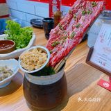 清河沉浸吃肉的快乐来咯！