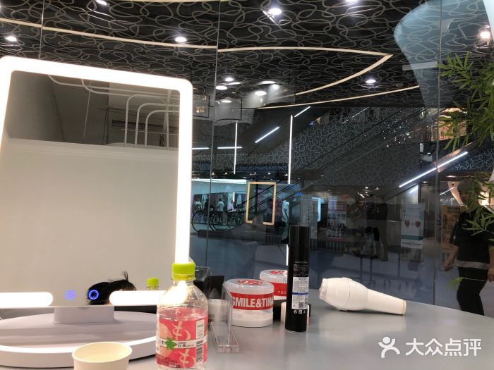 MYYF SALON烫发染发图片