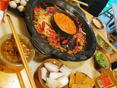 -黄潇洒老火锅(九眼桥宏济巷店)
