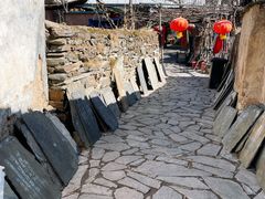 饸饹面家门口的石板诗-水峪民俗村