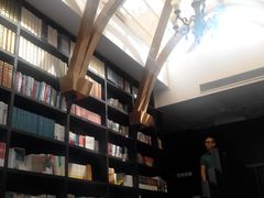 2014921143941-钟书阁(松江泰晤士小镇店)