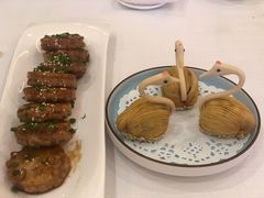 香煎鹅肝酱藕饼-醉辉皇上海之巅(上海中心大厦店)