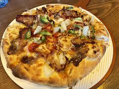 黄金六两松板肉披萨-必胜客(大悦城店)