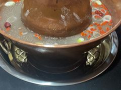 -果松木炭酸菜铜火锅·外婆参鸡汤