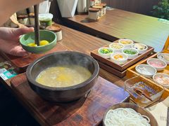 -良米山·云南野生菌过桥米线(上海首店)