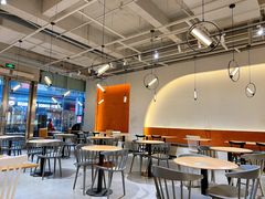 用餐区-HELLO 27 意面·沙拉·帕尼尼