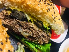 -HIGH FIVE哈福手工汉堡(桂林路店)