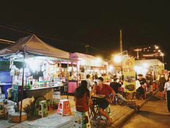 -席娜卡琳火车铁道夜市