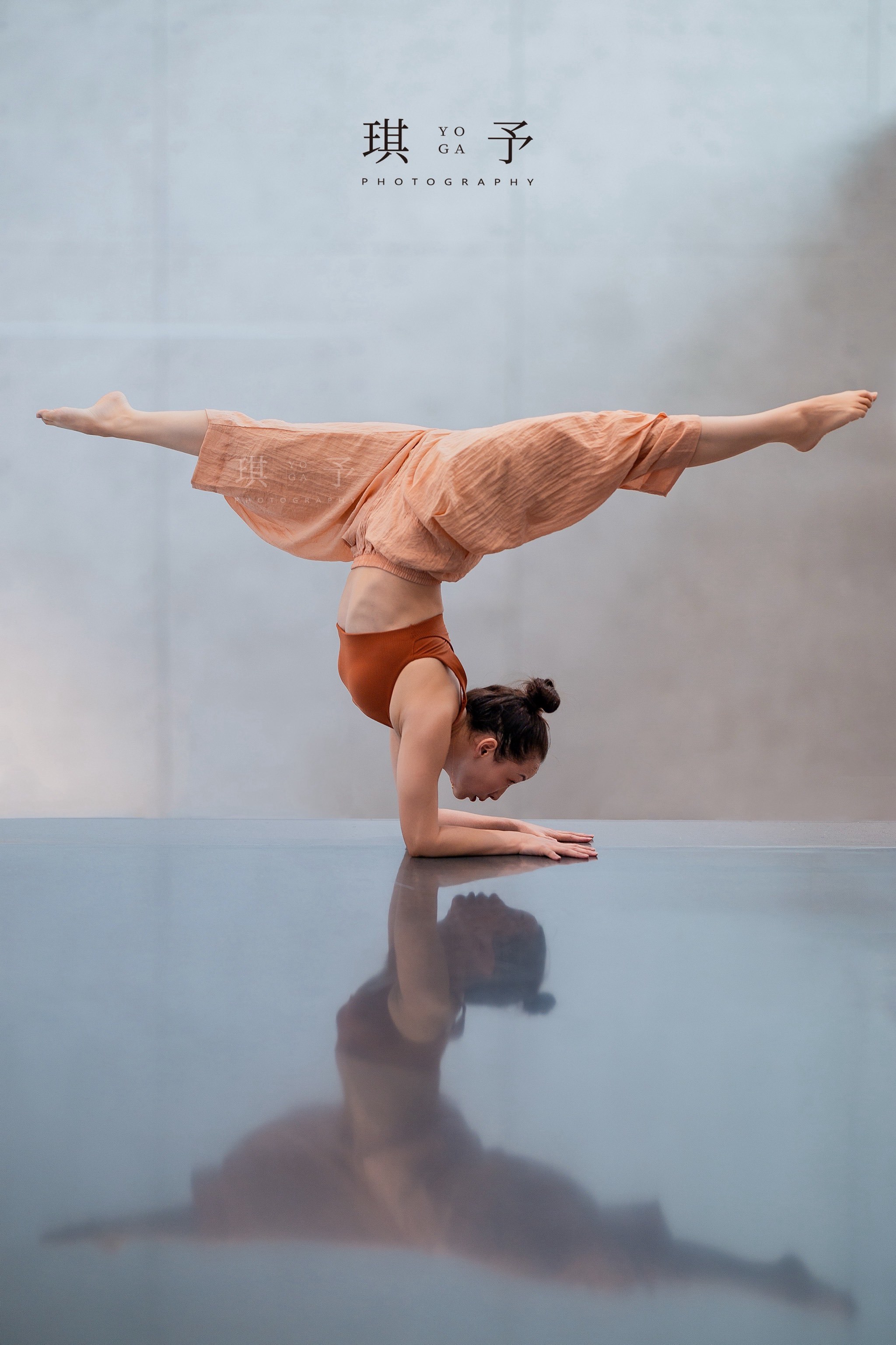 练好瑜伽一字马🧘🏻‍♀️解锁优雅拍照新姿势