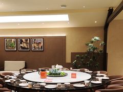 -阿瓦山寨·湘菜现炒·剁椒鱼头王(咸阳总店)