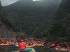 -安吉龙王山峡谷漂流