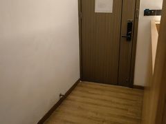 -五号文艺酒店(拙政园苏博地铁站店)