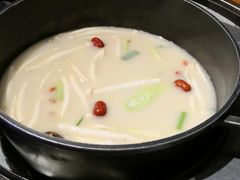 -三人行骨头王火锅(长寿店)