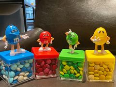 -m豆巧克力世界(上海世茂广场店)