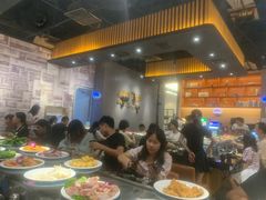 -钱小主·自助回旋烤肉火锅餐厅(东方新天地店)