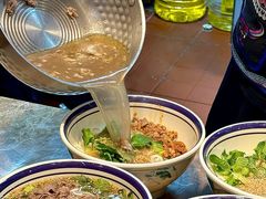 -云阿蛮云南生烫牛肉米线(奉贤路店)