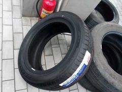 更换轮胎-宝捷星宝马·奔驰·保时捷专修·特斯拉钣喷中心(宝安店)