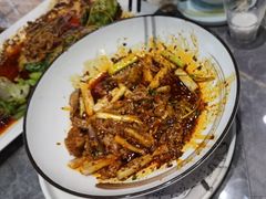 -有红鸡毛店·川菜(建设路店)