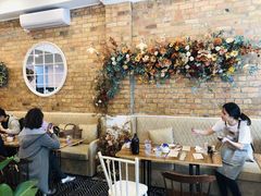 -FLOVIE FLORIST CAFE