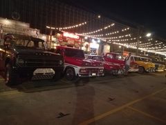 -席娜卡琳火车铁道夜市