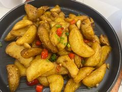 -阿瓦山寨·湘菜现炒·剁椒鱼头王(咸阳总店)