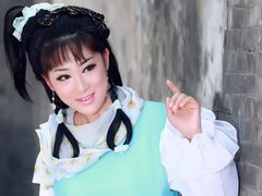 -九月鹰飞汉服摄影工作室